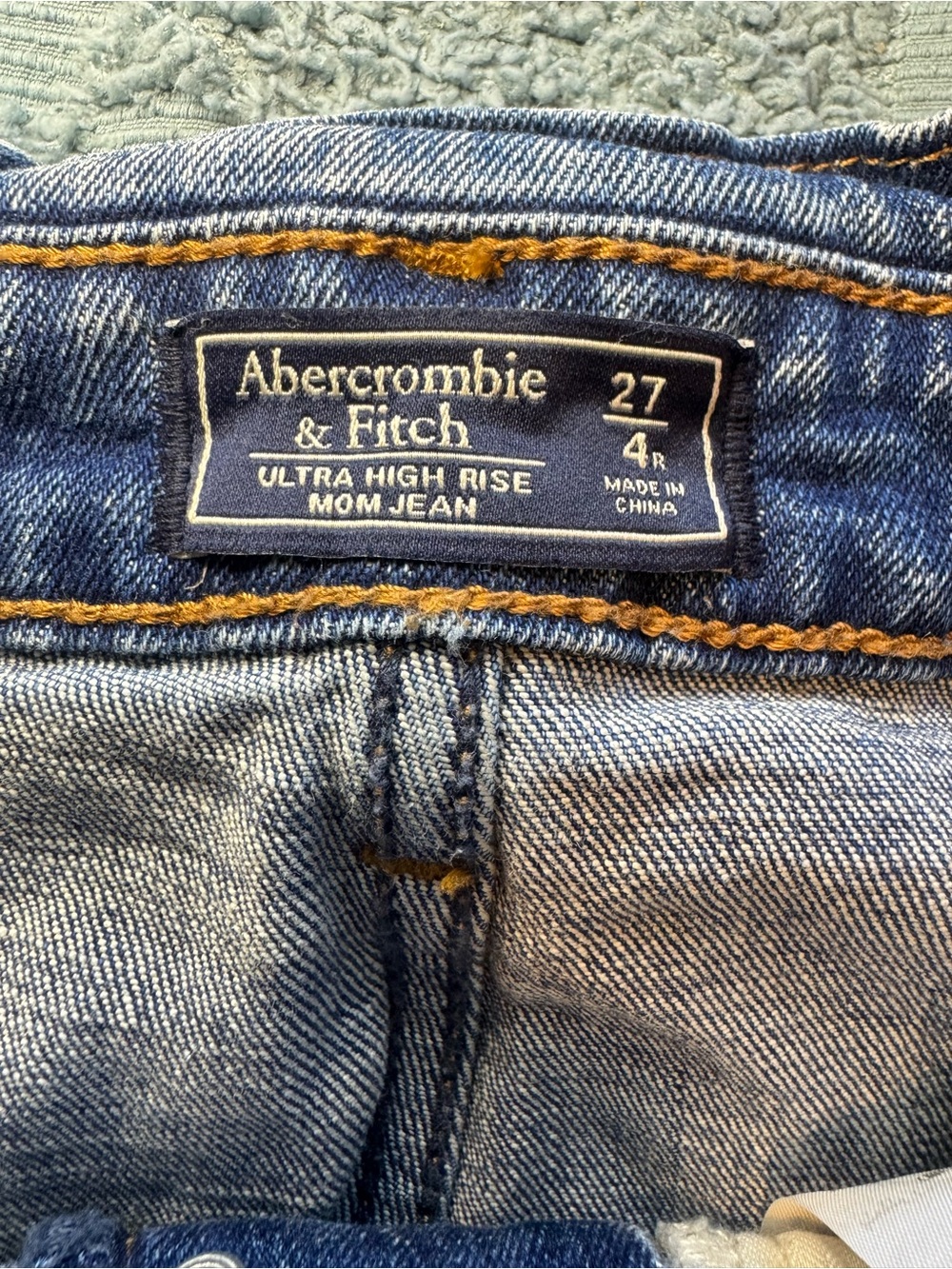 Abercrombie Ultra High Rise Mom Jeans with Paperbag Waist and Belt - Picture 7 of 8